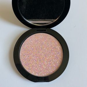 Color correcting powder